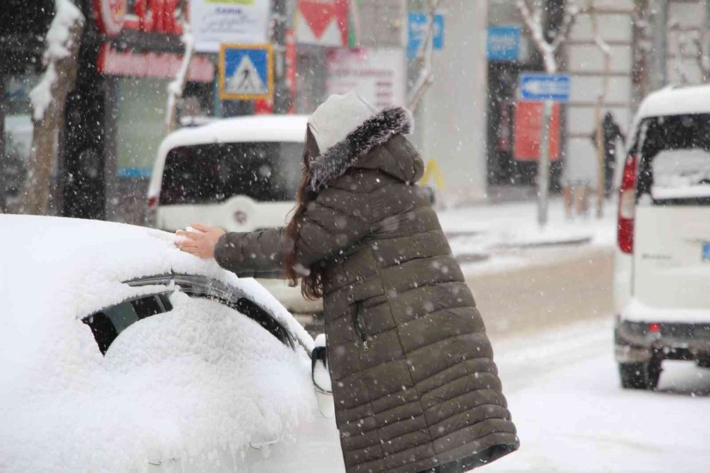Elazığ ilkbaharda kışı yaşıyor