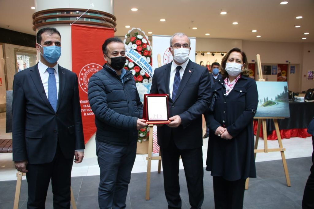 Elazığ’da ‘kadın ve yaşam’ konulu fotoğraf yarışması eserleri sergilendi