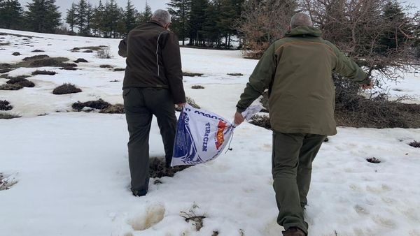 Elazığ’da yaban hayvanları için doğaya yem bırakıldı