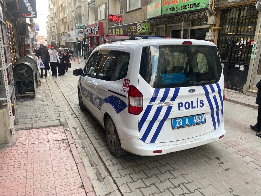 Elazığ’da yan baktın meselesi bıçaklı kavgaya dönüştü: 1 yaralı