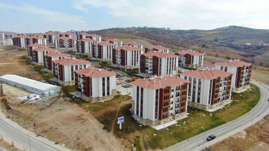 Elazığlı depremzedelerden, devlete, “Kendi imkanlarımızla alamayacağımız evler verildi” minnettarlığı