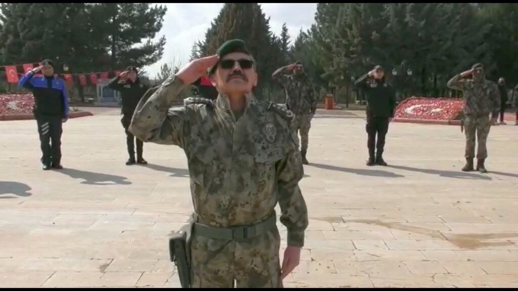Emniyet Müdüründen 18 Mart’a özel şiir