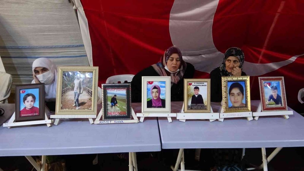 Evlat nöbetindeki ailelerin direnişi 924’üncü gününde