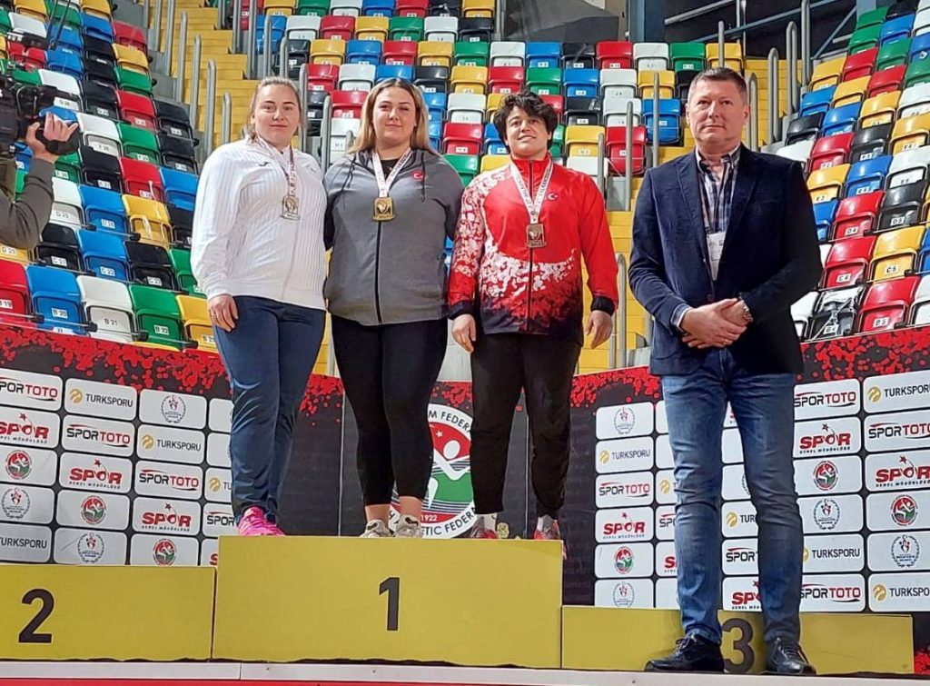 GAÜN’lü öğrenciler atletizm şampiyonasına damga vurdu