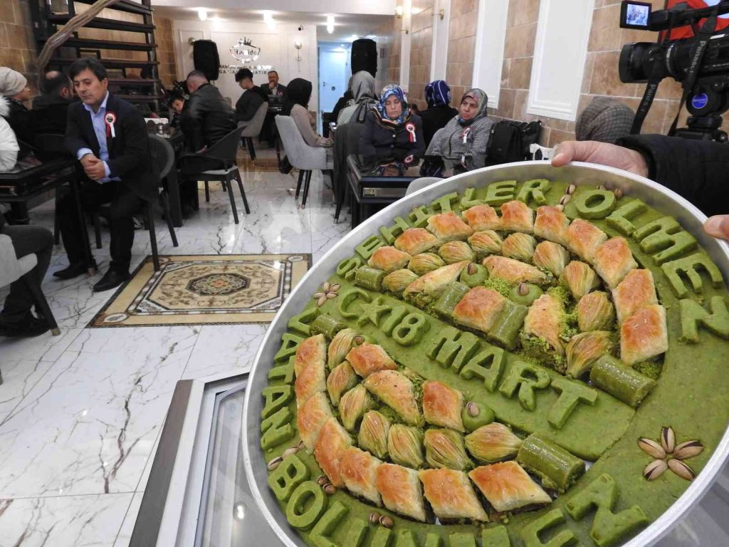 Gaziantepli gazi baklavacıdan şehitler günü etkinliği