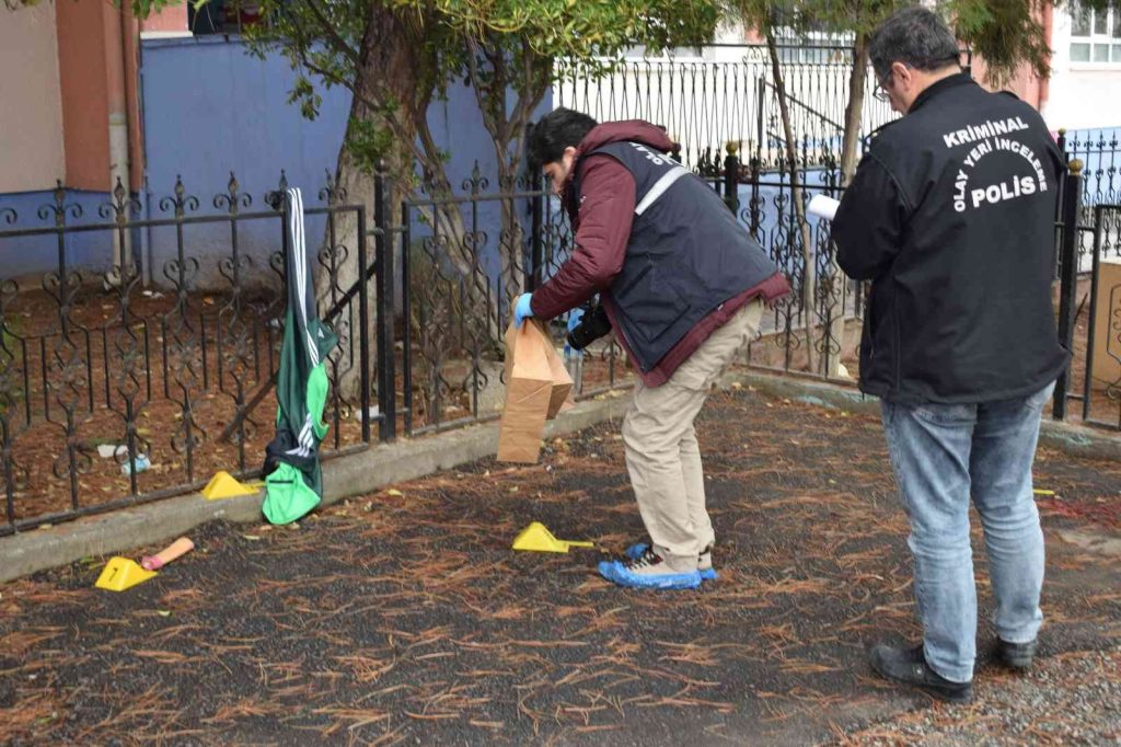 Gençlerin tartışması kanlı bitti: 2 yaralı