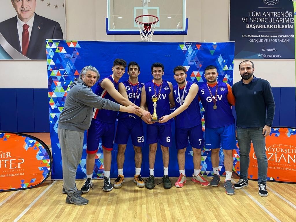 GKV Özel Liseleri Gaziantep basketbol şampiyonu oldu