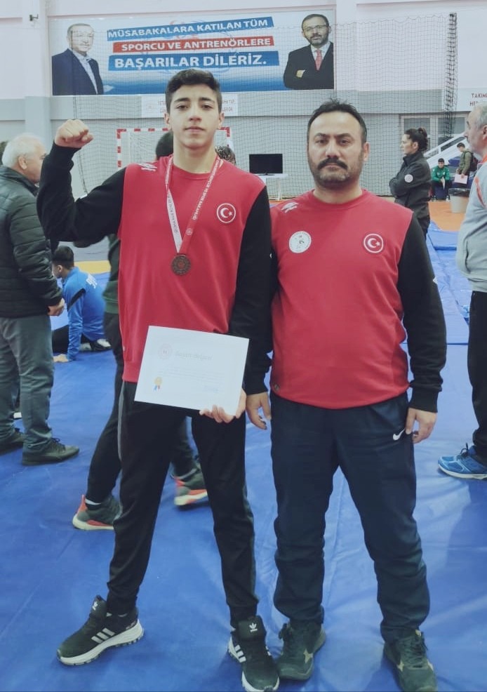 Güreşte Türkiye 3.’sü Elazığ’dan