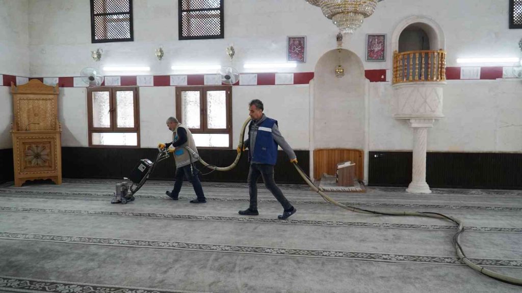 Haliliye’deki camilerde Ramazan hazırlığı