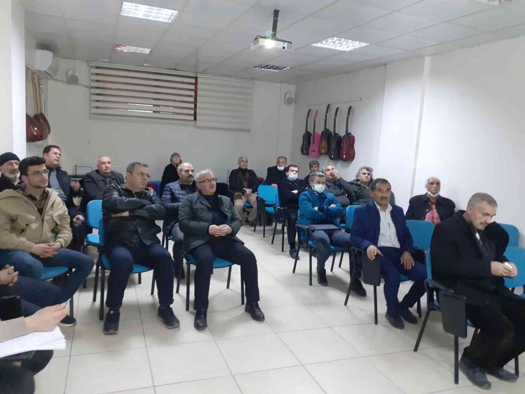 Hasatta yüksek verim için yetiştiricilere eğitim