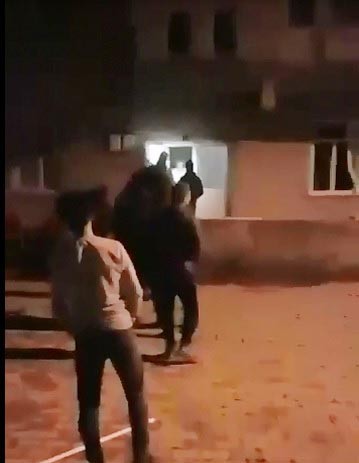 Hırsızlık yaparken yakalanan zanlıyı linçten jandarma kurtardı