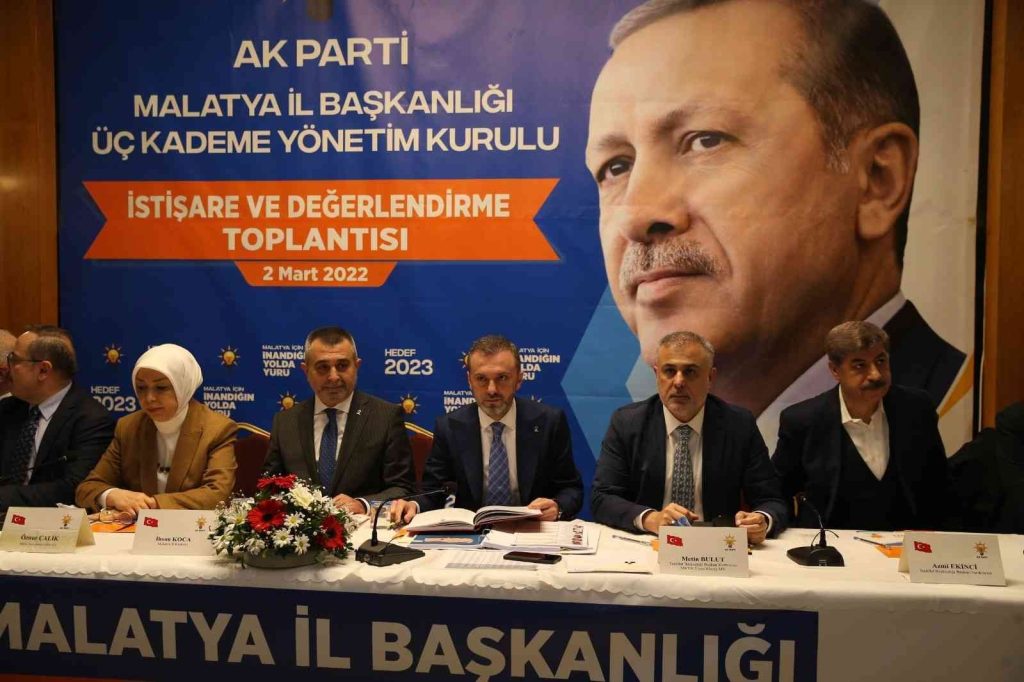 Kandemir, AK Parti Malatya teşkilatıyla bir araya geldi