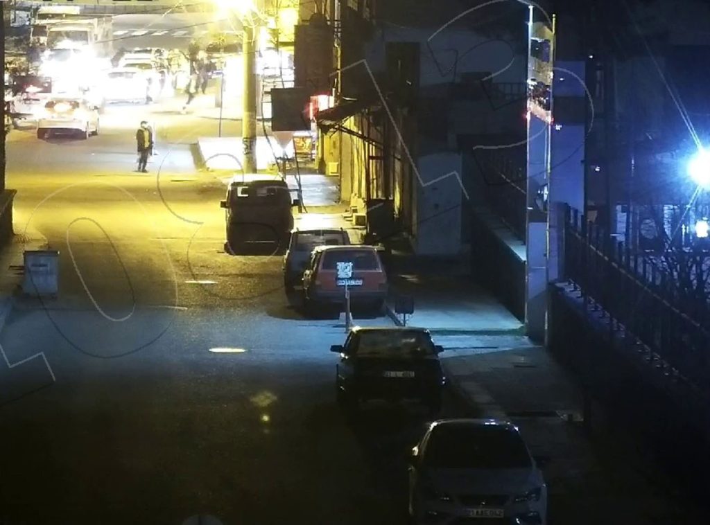 Kolye hırsızları 10 saatlik kamera kayıtlarının izlenmesiyle bulundu