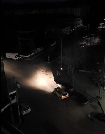 Kuşlar elektrik tellerine çarptı, 2 mahalle karanlıkta kaldı