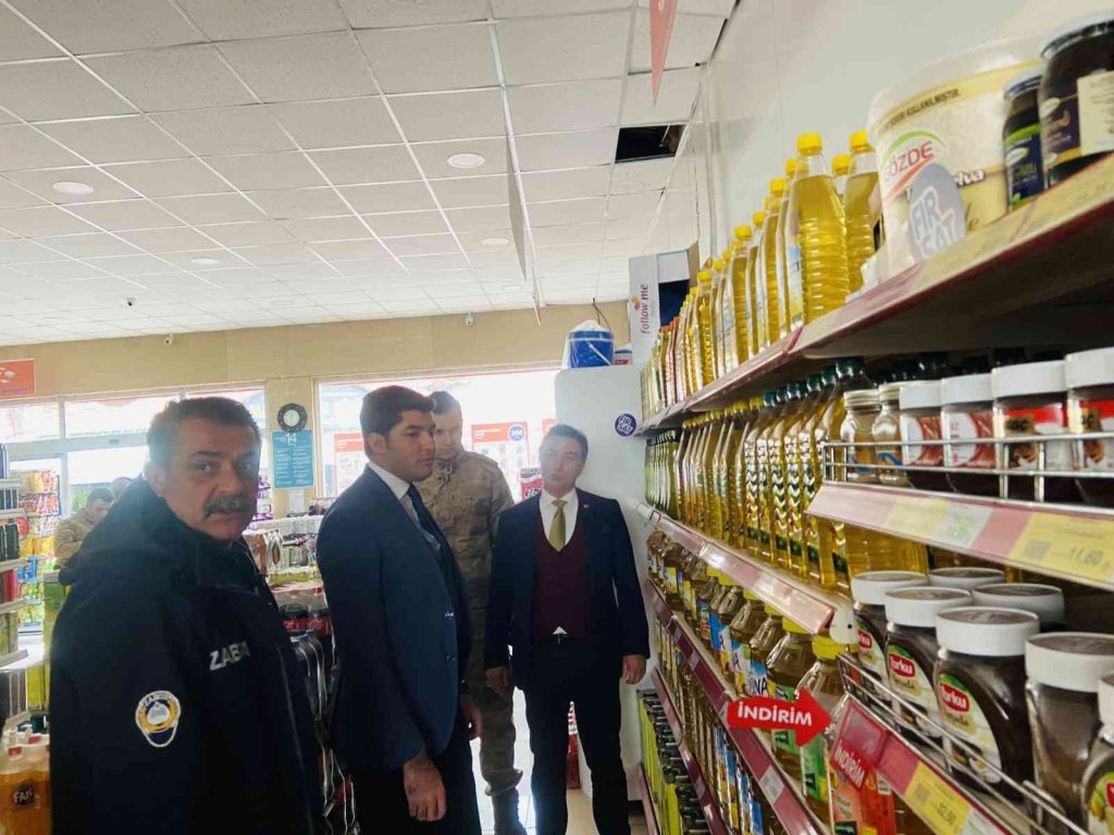 Marketlerin depoları denetlendi