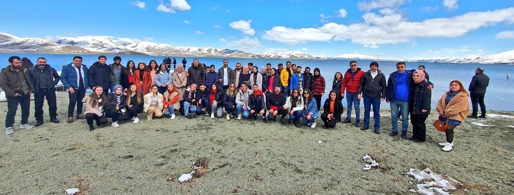 Masa tenisi sporcuları Elazığ’ı gezdi