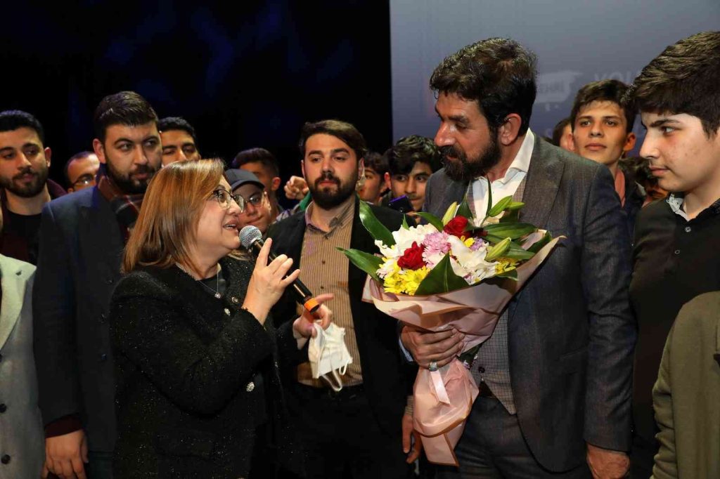 Medeniyet söyleşilerinin konuğu Serdar Tuncer sevenleriyle buluştu