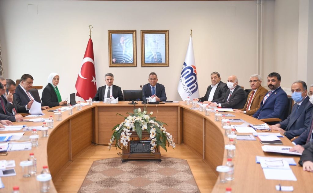 Milli Eğitim Bakanı Özer’den öğrencilere müjde