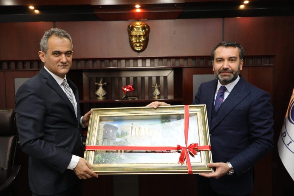 Milli Eğitim Bakanı Özer’in Elazığ ziyareti