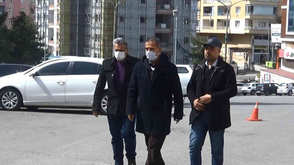 Oğlunun karaciğeriyle yaşayan baba, HDP’den oğlunu isteyerek evlat nöbetine katıldı