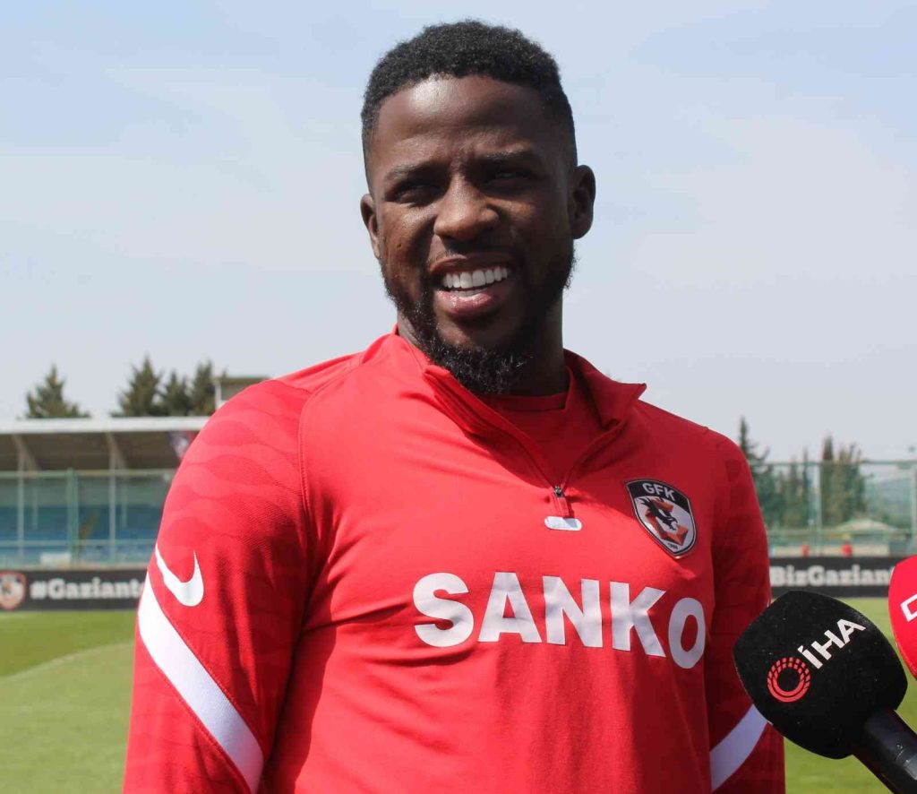 Papy Djilobodji: “Futbola forvet olarak devam edebilirim”