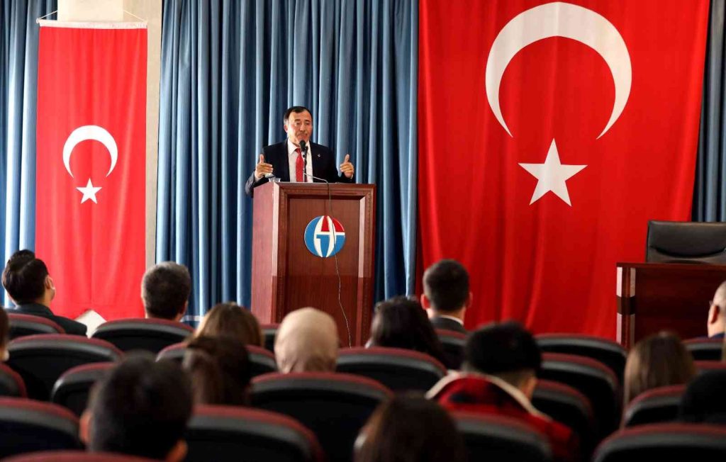 Prof. Dr. Çetin: “İstiklal Marşı’mızı anlamaya dönük çalışmalar yapılmalı”