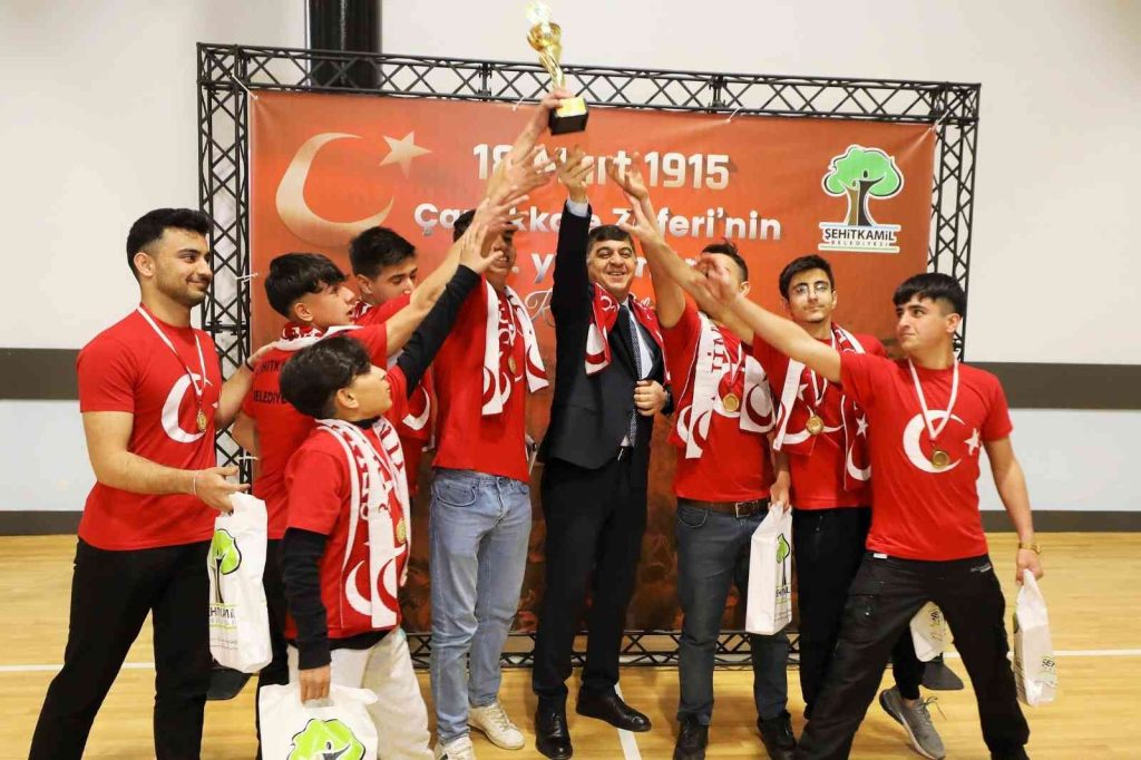 Şanlı zaferin yıldönümünde ay yıldızlı çoşku