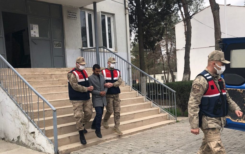 Şanlıurfa’da 29 ayrı dolandırıcılık suçundan aranan firari yakalandı