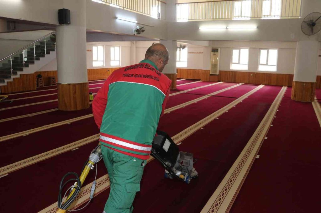 Şanlıurfa’da camiler Ramazan’a hazırlanıyor