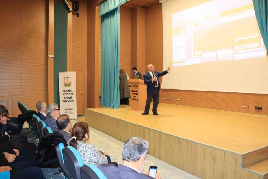 Şanlıurfa’da fıstık üreticilerine seminer düzenlendi