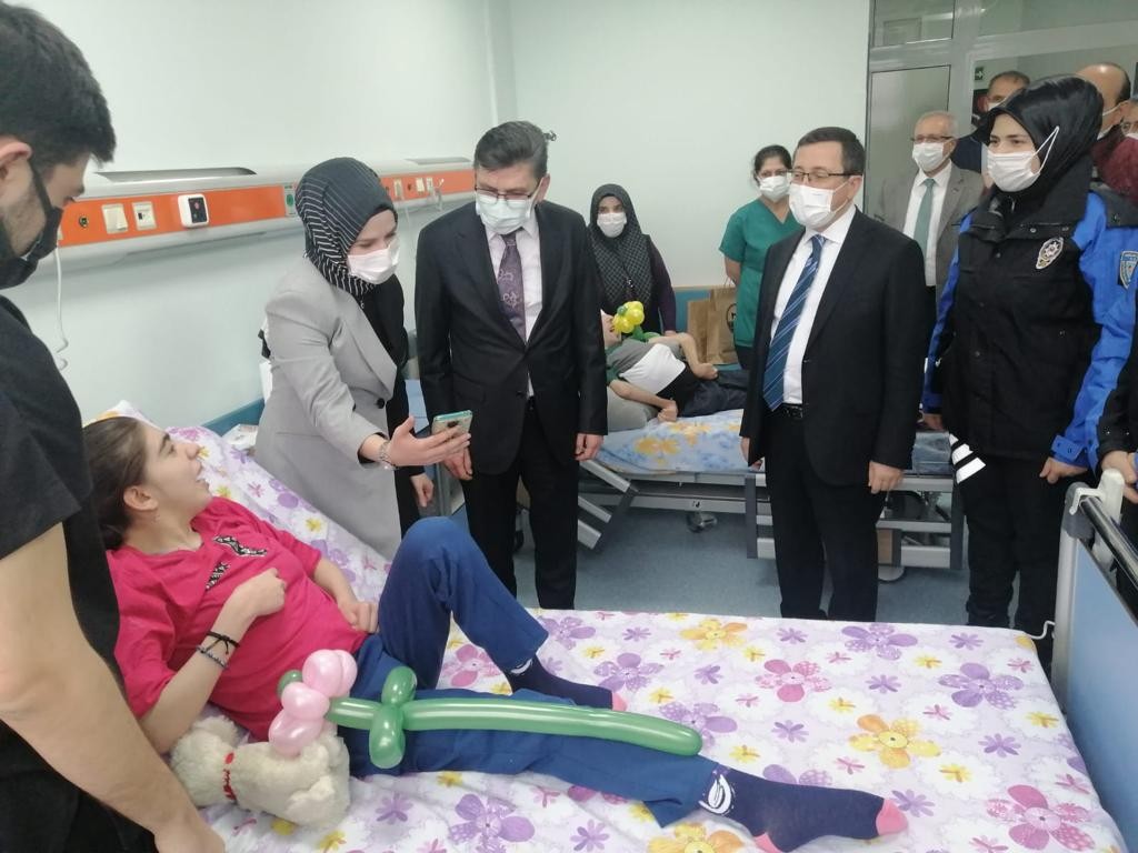 Serebral Palsi hastası kardeşlere moral