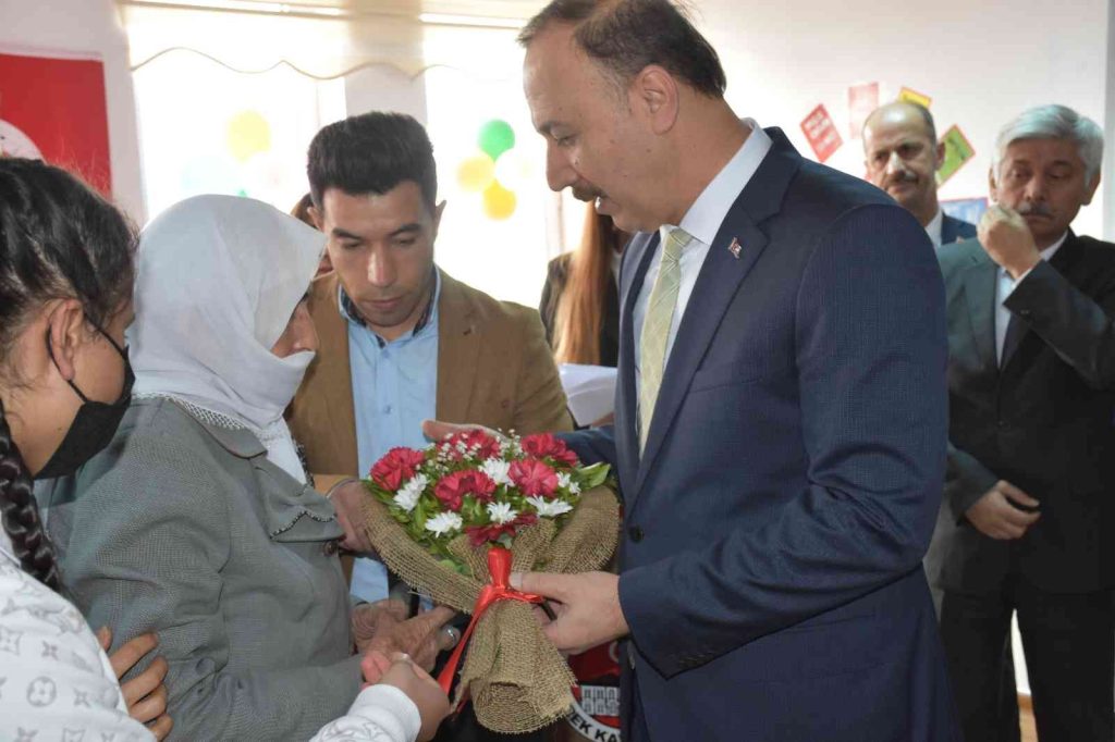 Siverek’te şehit polis anısına kütüphane açıldı