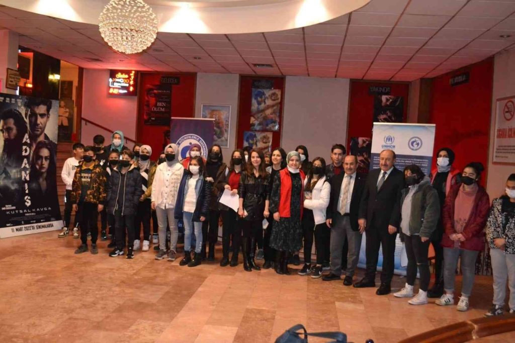 ‘Sosyal Uyum Projesi’ kapsamındaki çocukların sinema keyfi