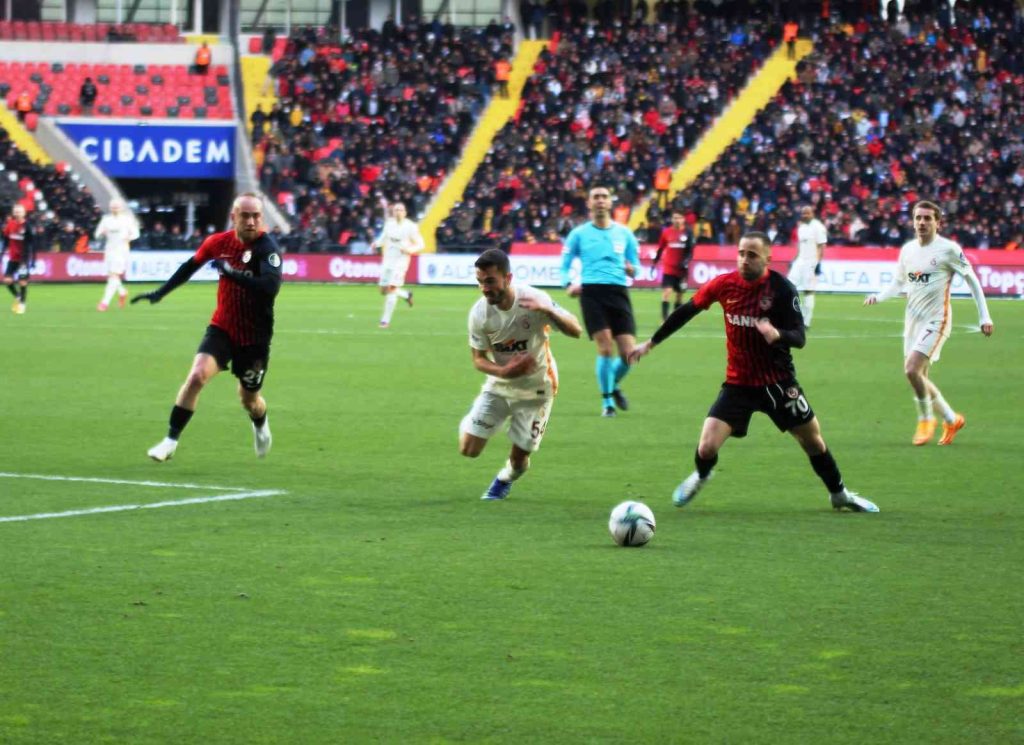 Spor Toto Süper Lig: Gaziantep FK: 3 – Galatasaray: 1 (Maç Sonucu)