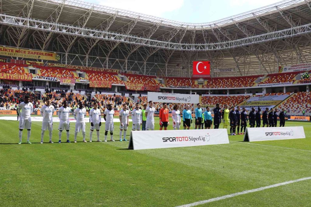 Spor Toto Süper Lig: Yeni Malatyaspor: 0 – Kasımpaşa: 0 (ilk yarı)