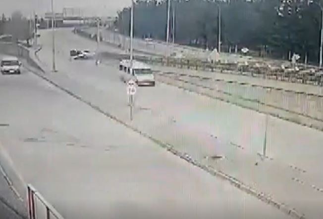 Sürücünün öldüğü feci kaza güvenlik kamerasında