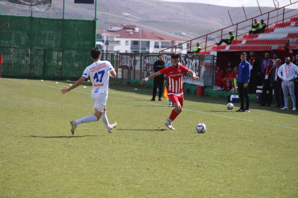 TFF 3. Lig: HD Elazığ Karakoçan: 0 – BÜ Alanya Kestelspor: 0