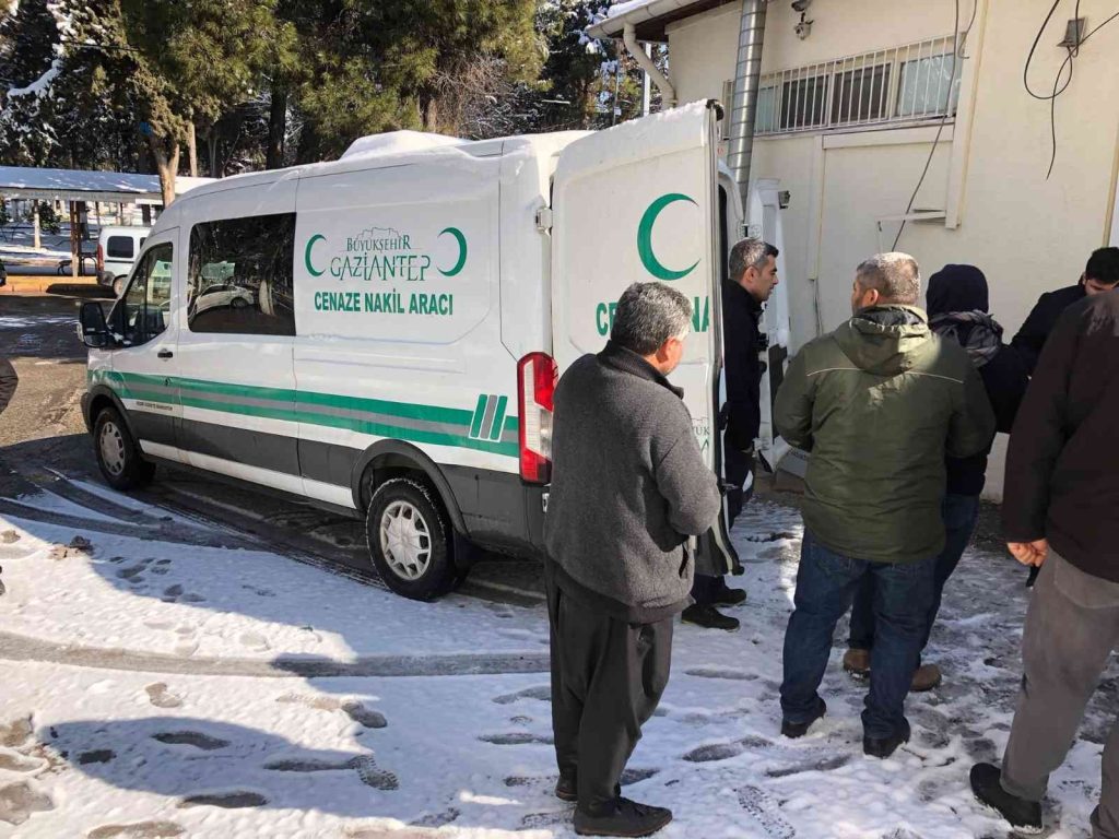Trafik kazasında ağır yaralanan yaşlı adam hayatını kaybetti