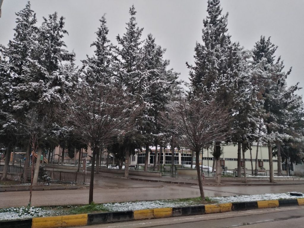 Yavuzeli’nde kar yağışının ardından buzlanma meydana geldi