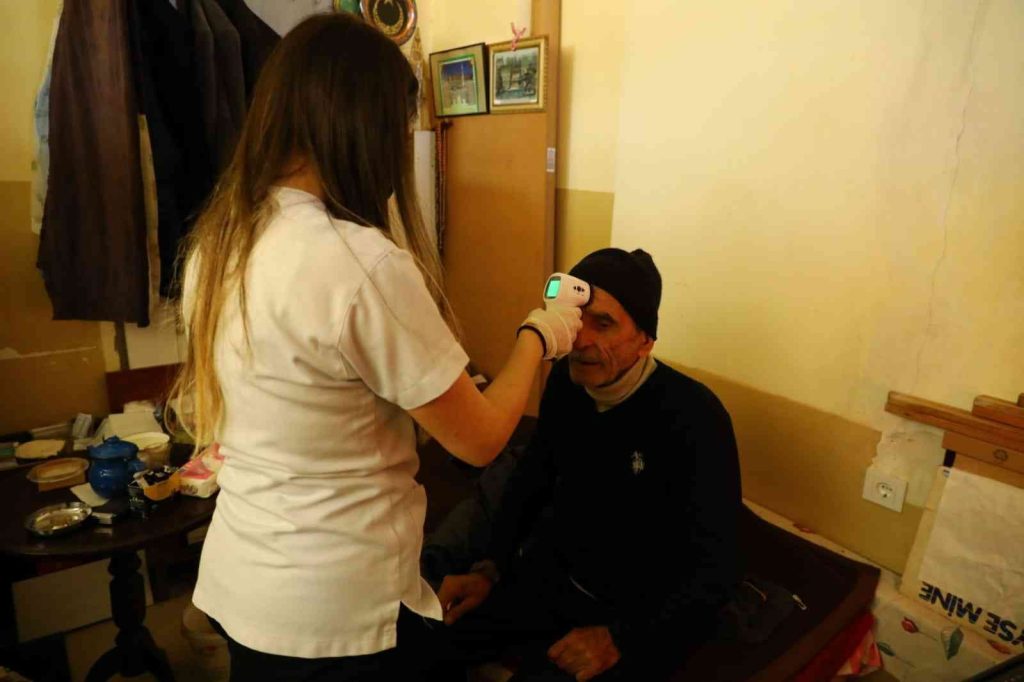 Yenişehir Belediyesinden 65 yaş ve üzeri vatandaşa evde bakım hizmeti