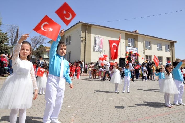 23 Nisan Arguvan’da kutlandı