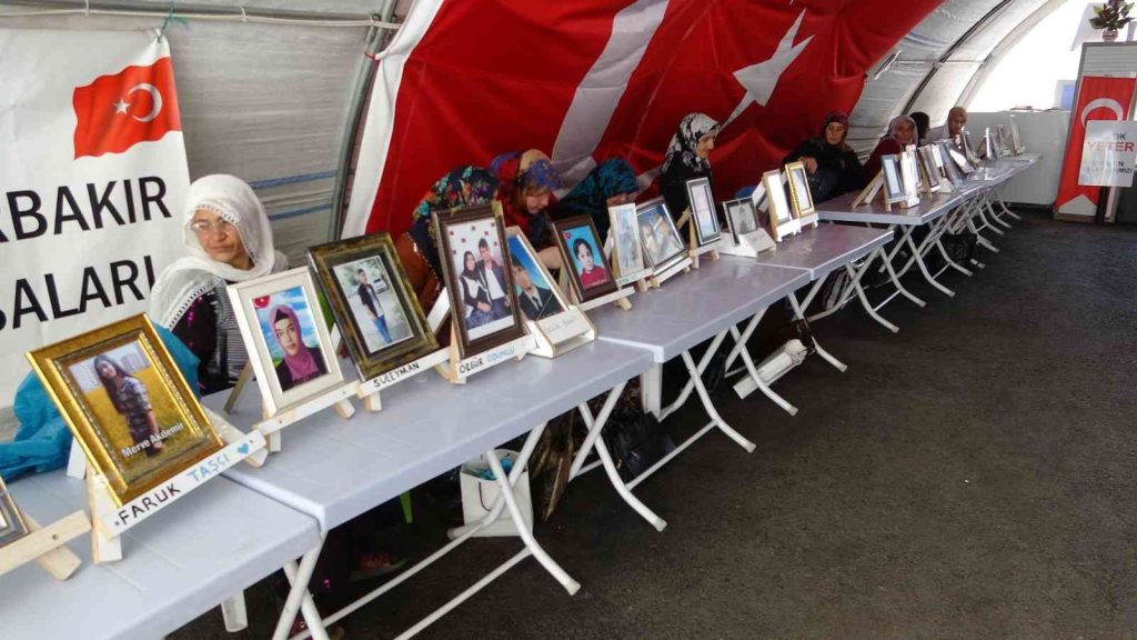 Ailelerin direnişi 964’üncü gününde