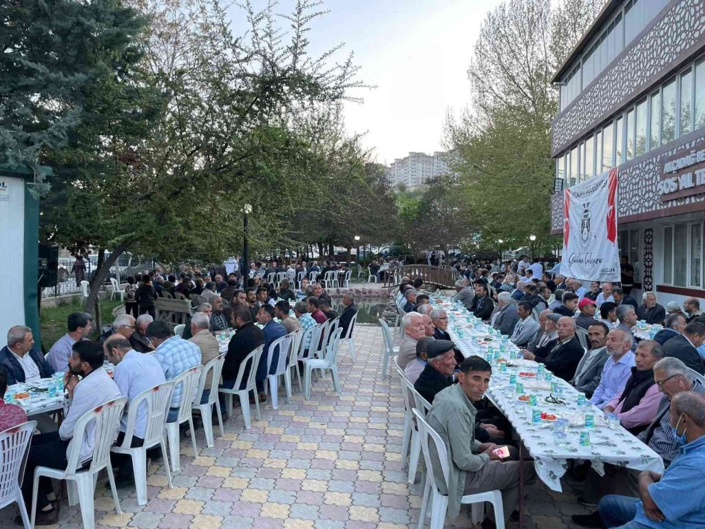 Akçadağ’da 2 bin kişilik iftar