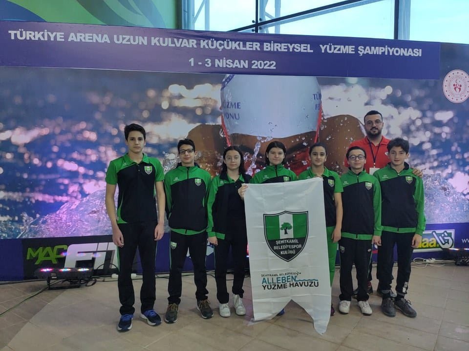 Alleben yüzme havuzunda yeni şampiyonlar yetişiyor