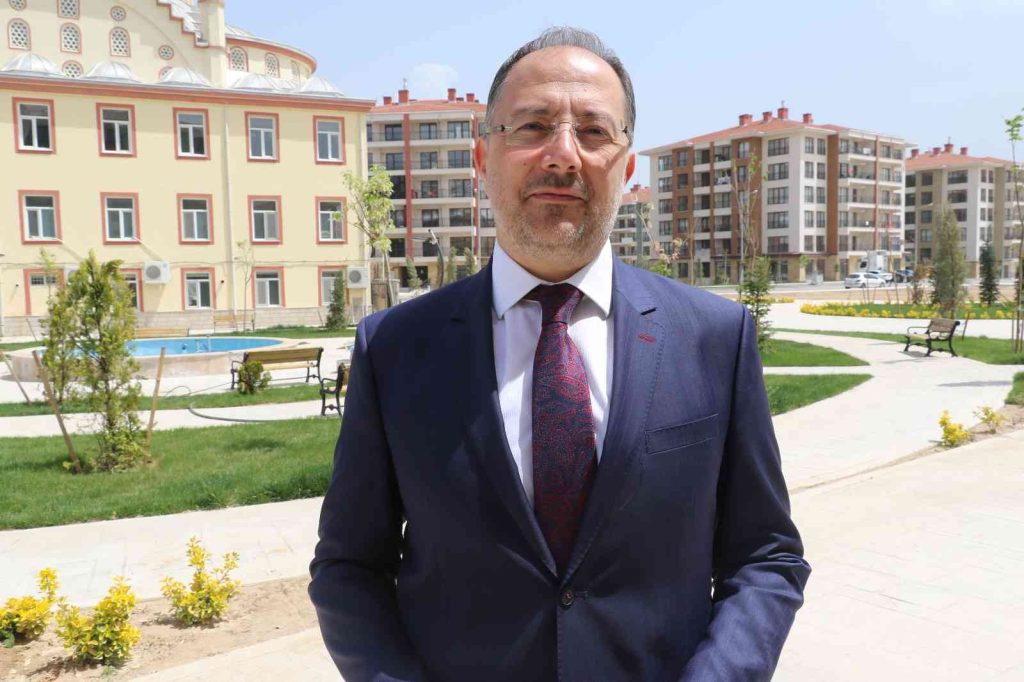 Altyapı ve Kentsel Dönüşüm Hizmetleri Genel Müdürü Gürgen, “Elazığ’da 19 bin 174 konutun kuraları çekildi, vatandaşlarımıza teslim edildi”