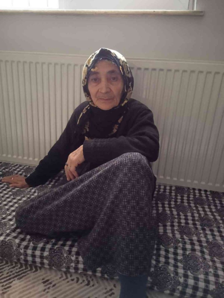 Alzaymır hastası yaşlı kadın polis tarafından bulundu