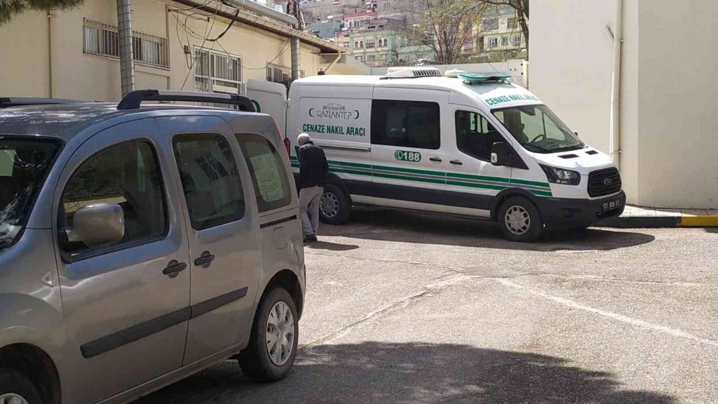 AVM’de düşen hamile kadının cenazesi ailesine teslim edildi