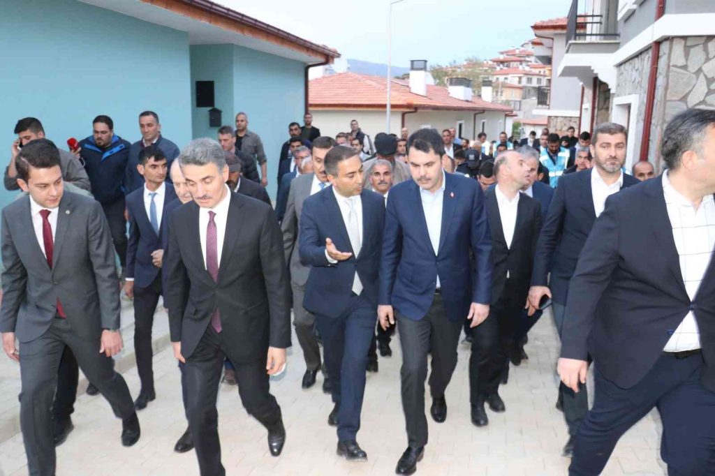 Bakan Kurum: “Cumhuriyet tarihimizin en büyük deprem dönüşümünü başlattık”