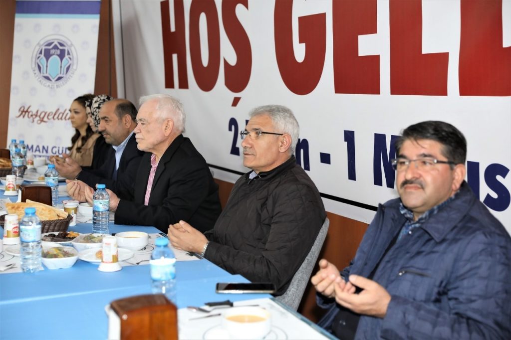 Başkan Güder, öğrenciler ile iftarda buluştu