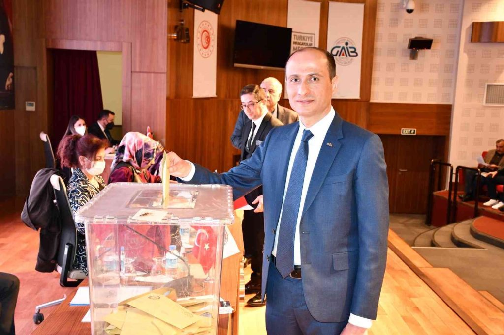 Başkan Mehmet Çıkmaz güven tazeledi